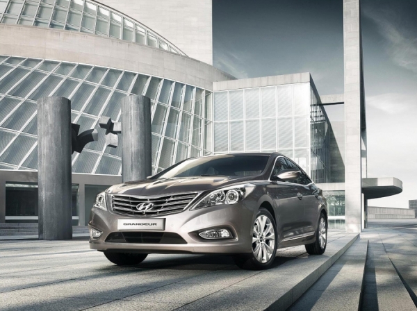 Photograph Nigel Harniman Hyundai Grandeur on One Eyeland